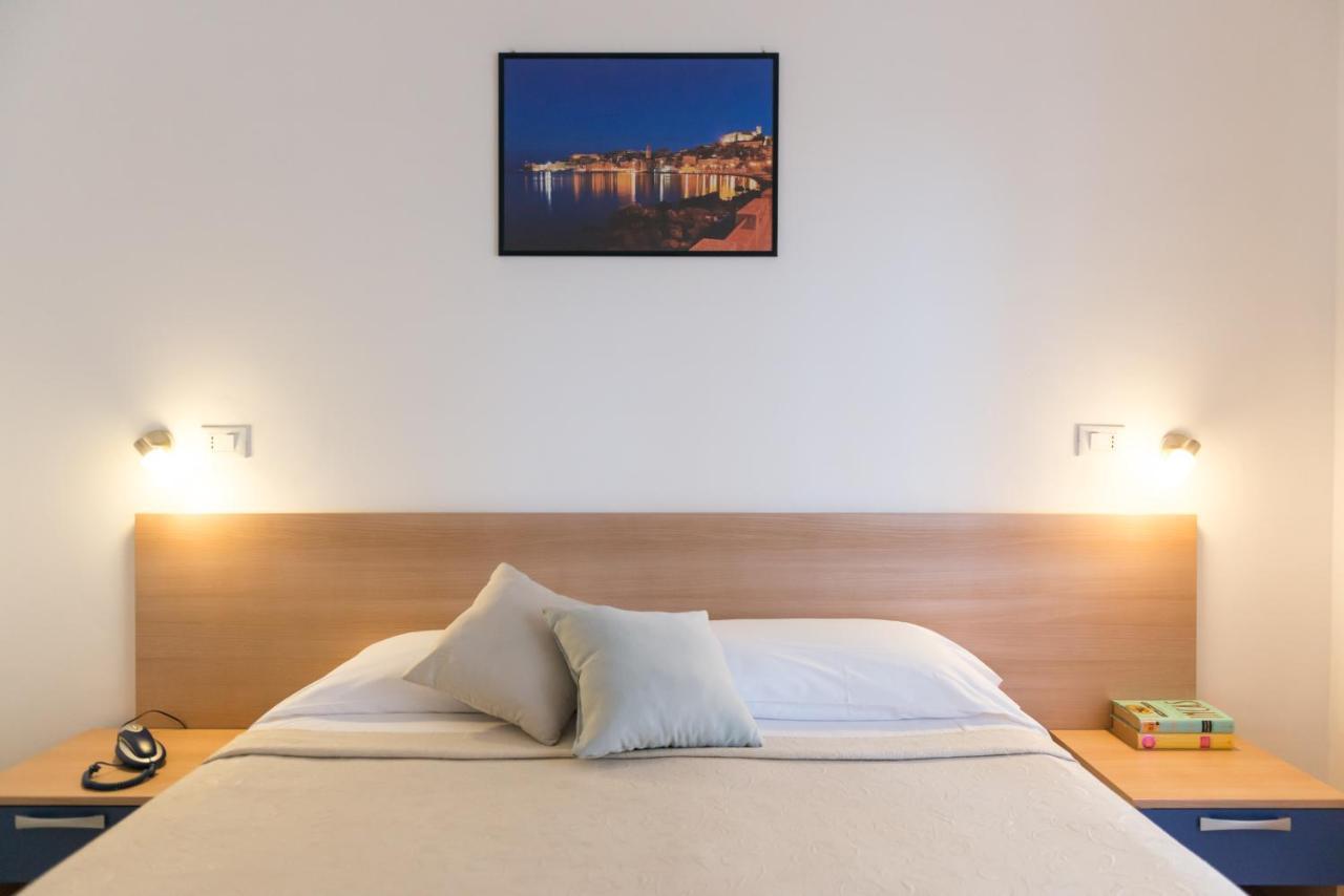 Viola Hotel 2*