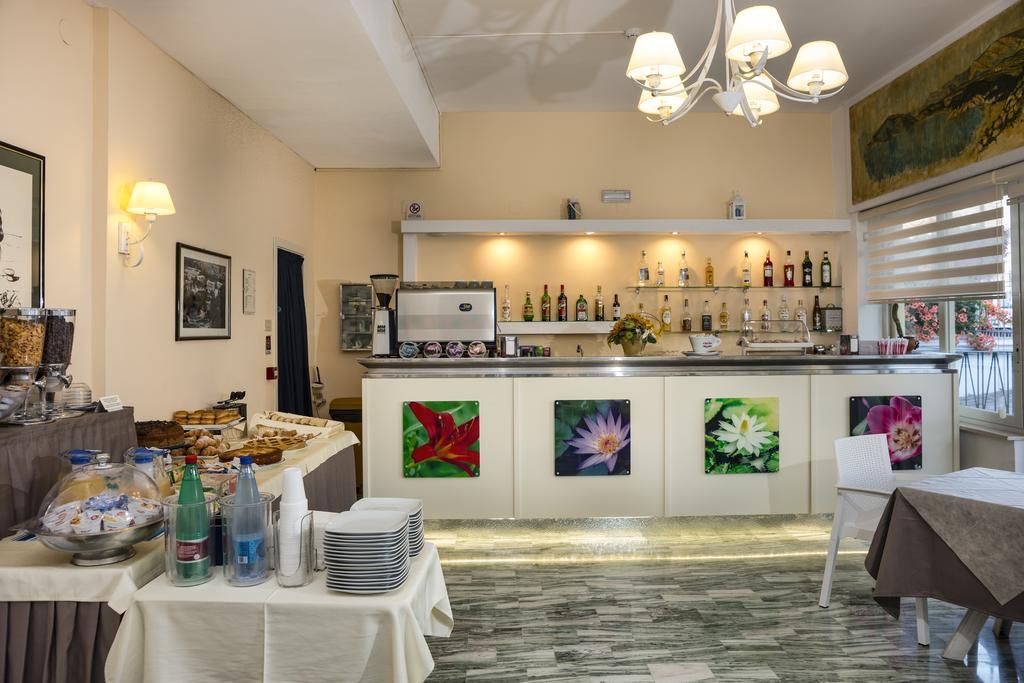 Viola Hotel 2*